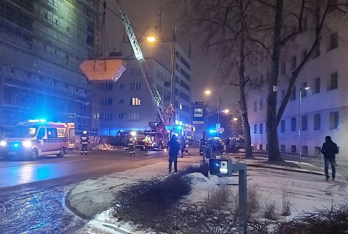 Chwile grozy w Katowicach. Mężczyzna spadł z wieżowca