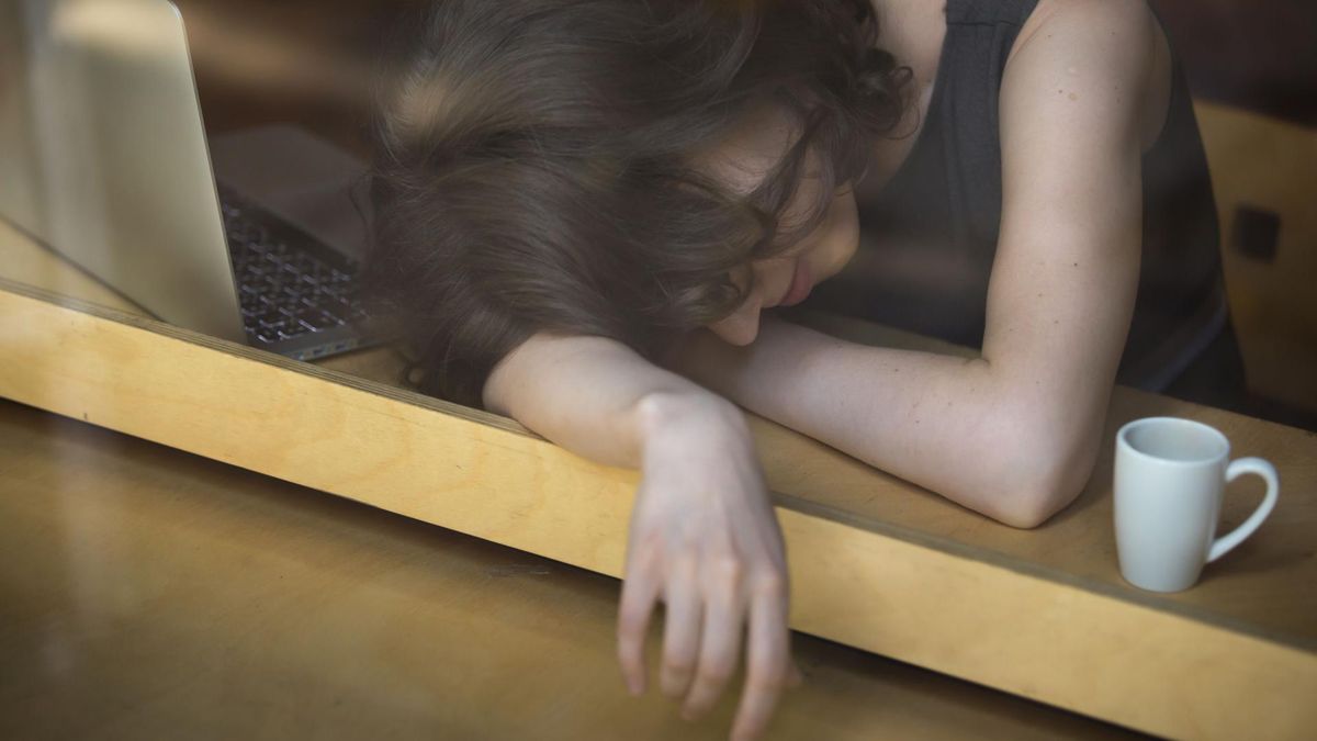 Zmęczenie jest jednym z objawów stanu wypalenia nadnerczy