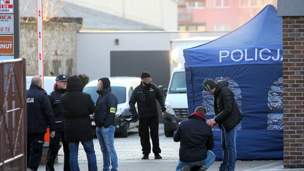 Policja na miejscu zbrodni w Pleszewie