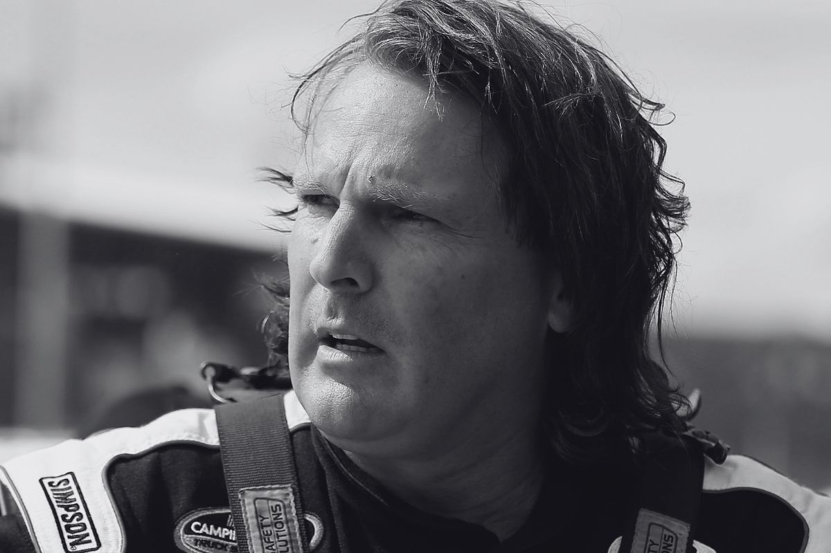 Legendary rally driver Scott Bloomquist has died.