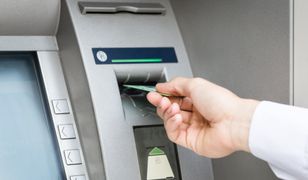 Znany bank wprowadza zmiany. W te dni nie wypłacisz gotówki w okienku
