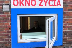 "To jest cudowne ocalone życie". W oknie życia w Szczecinie znaleziono noworodka