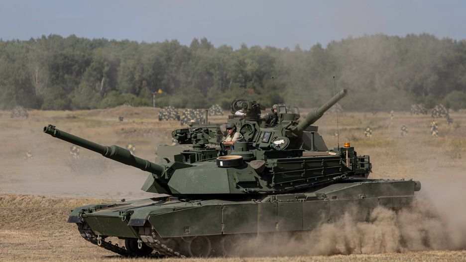 Szkolenie polskich ?o?nierzy na czo?gach Abrams
10.08.2022 Poligon Biedrusko Centrum Szkolenia Wojsk Ladowych w Poznaniu Szkolenie polskich zolnierzy na czolgach Abrams z udzialem ministra obrony narodowej Mariusza Blaszczaka N/z czolg Abrams fot. Jakub Walasek/REPORTER
Jakub Walasek/REPORTER