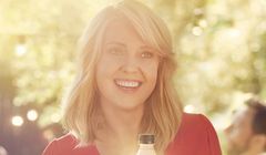 Przepisy Ewy Wachowicz na opakowaniach Coca-Coli