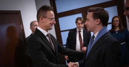 Człowiek Orbana w Polsce. "Dzieją się skandaliczne rzeczy"