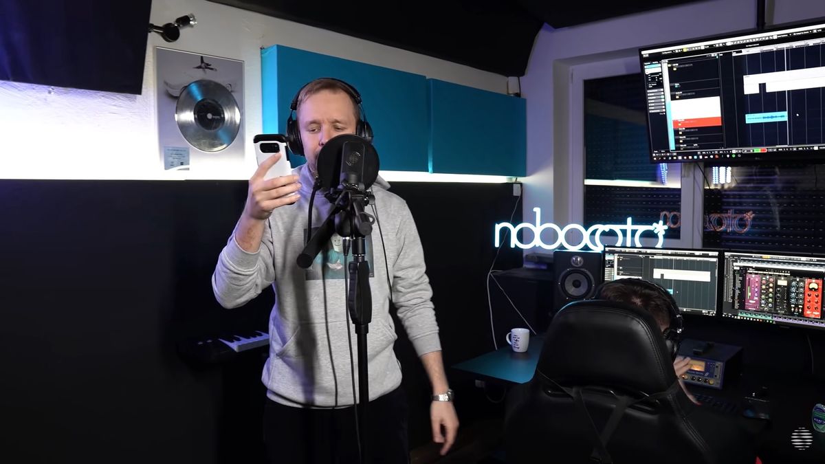 Akcja zaczęła się od filmu wrzuconego pod koniec kwietnia przez rapera Solara.