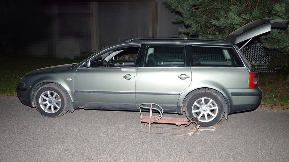 Kulig w lecie zakończony na przydrożnym płocie