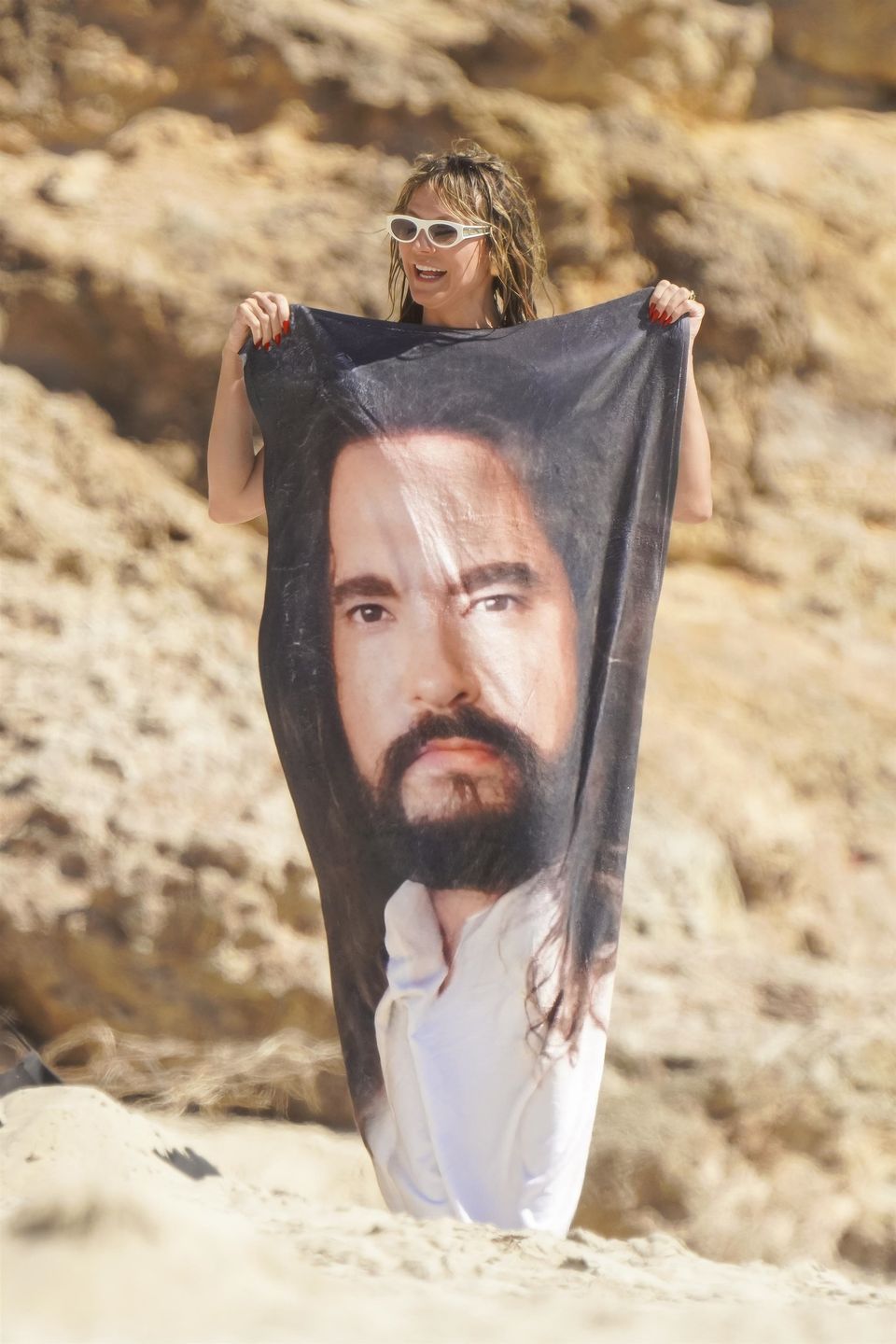 Heidi Klum hasa z mężem na plaży