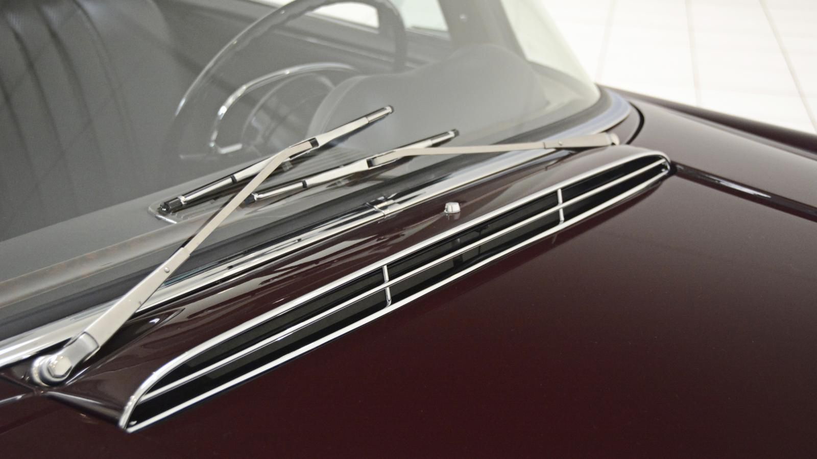 Mercedes-Benz 280 SE