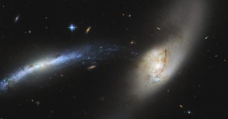 NASA pokazała nowe zdjęcie z Teleskopu Hubble'a. To "kosmiczny wodospad"