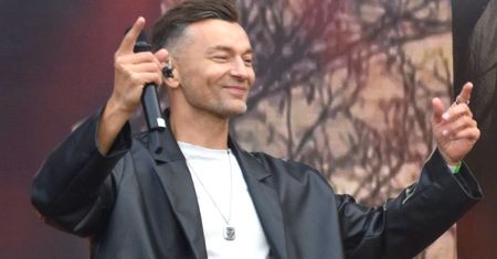 ZASKAKUJĄCE wykształcenie Libera. Nie ma nic wspólnego z muzyką