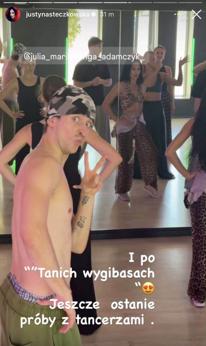 Justyna Steczkowska śmieszkuje z "tanich wygibasów"