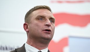 Nowe problemy Bąkiewicza. Jego stowarzyszenie ma zwrócić pieniądze