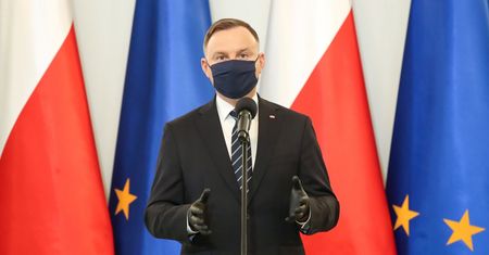 Sondaż. Andrzej Duda ma powody do obaw. Rośnie poparcie dla Rafała Trzaskowskiego