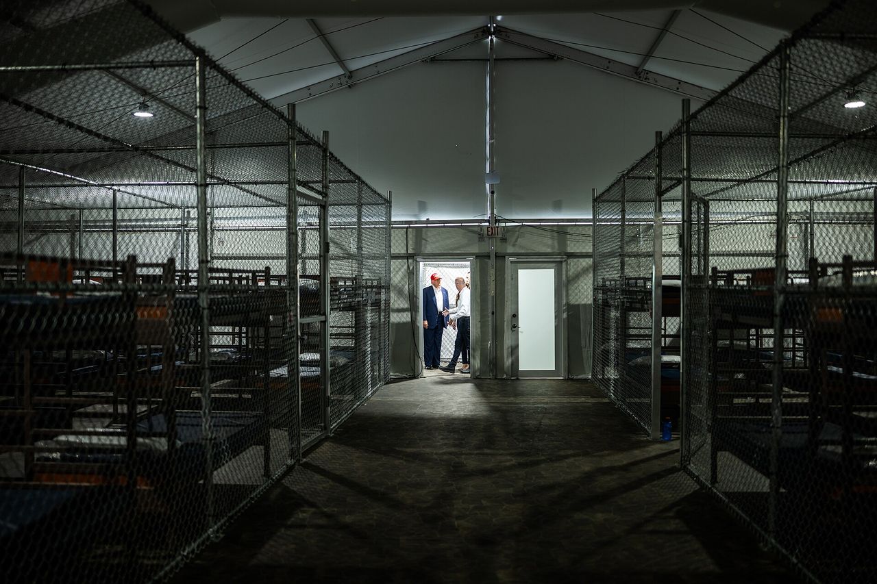 Sąd federalny nakazuje zamknięcie "Alligator Alcatraz". Cios dla planów Trumpa na Florydzie