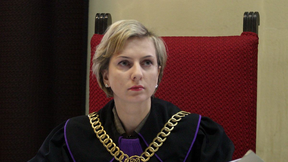 Wypuściła z aresztu mężczyzn oskarżonych o zbiorowy gwałt. Przepadli bez śladu