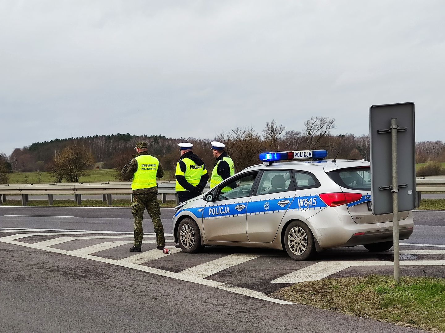 Koronawirus. Polacy pracujący w Niemczech w coraz trudniejszej sytuacji. "Musimy wyjeżdżać z kraju"