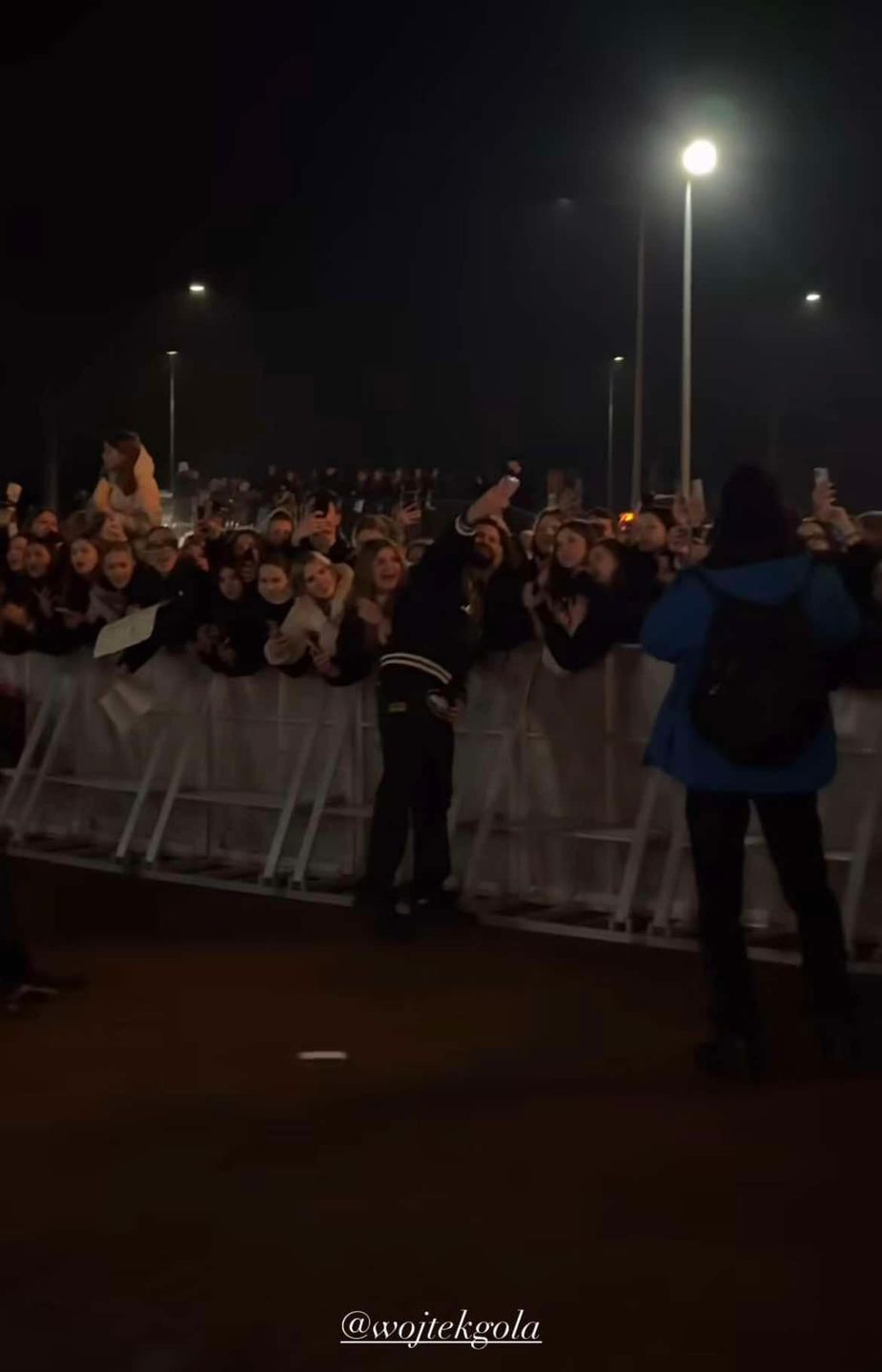 Szał przed premierą filmu influencerów. Fani rzucili się na Golę