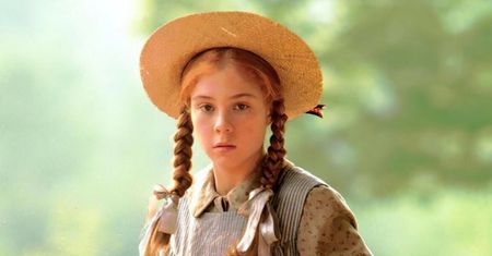 Ponad CZTERY DEKADY temu rzuciła świat na kolana jako "Ania z Zielonego Wzgórza". Jak dziś wygląda 58-letnia Megan Follows? (FOTO)