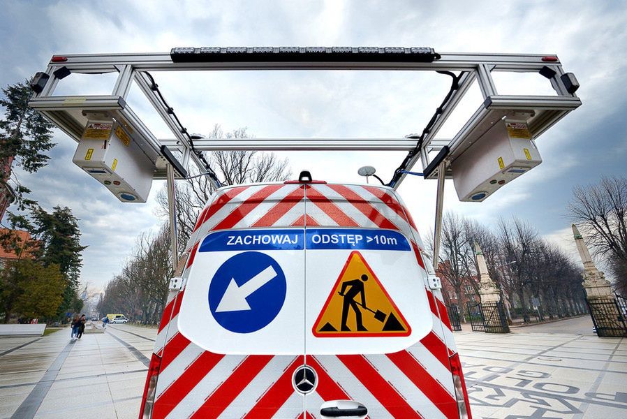 Tył pojazdu PG z systemem laserowym