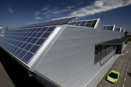 Lamborghini dba o środowisko zasilając fabrykę energią słoneczną?