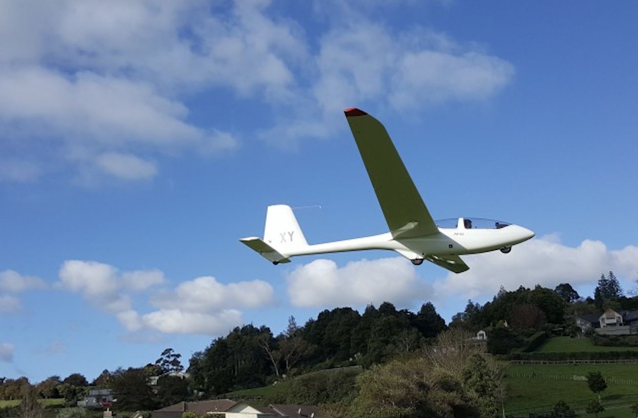 Poszybował. Miał 1,5 promila alkoholu, nie doleciał do lotniska