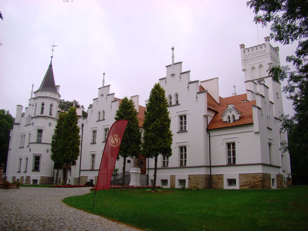Śląsk Opolski: Pałace i zamki. Przed wojną wyglądały cudownie Nie wszystkie przetrwały w dobrym stanie