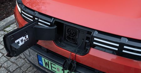 Pierwszy miesiąca nowego programu dopłat do elektryków. Zgadnijcie, ile zezłomowano aut
