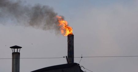 Czym mieszkańcy Lublina palą w piecach? Strażnicy miejscy pukają do drzwi mieszkań