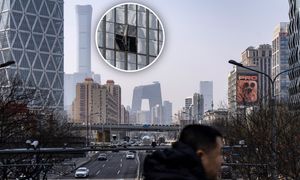 Zakaz lotów małych samolotów w całych Chinach. Jeden uderzył w wieżowiec w Pekinie