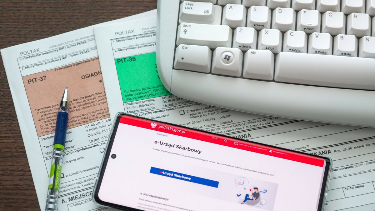 Stock Arkadiusz Zi�?ek
Fot. Arkadiusz Ziolek/East News.
n/z Rozliczenie podatku PIT-37, PIT-36.
ARKADIUSZ ZIOLEK