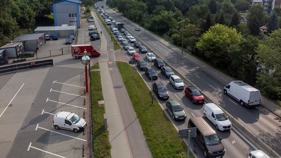 Polski rynek importu używanych samochodów wciąż się rozwija.