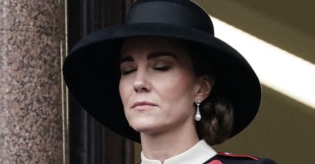 To trudny dzień dla brytyjskiej monarchii. Księżna Kate w skupieniu oddała hołd, ale zabrakło najważniejszej osoby