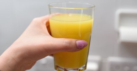 Wystarczy szklanka dziennie. Zapomnisz o sztywności stawów, a jelita poczują ulgę