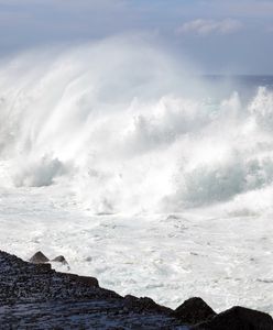 Tragedia w turystycznym raju. Gigantyczne fale zmyły turystów
