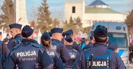 Udawali policjantów, doszło do strzelaniny. Chwile grozy w Wołominie