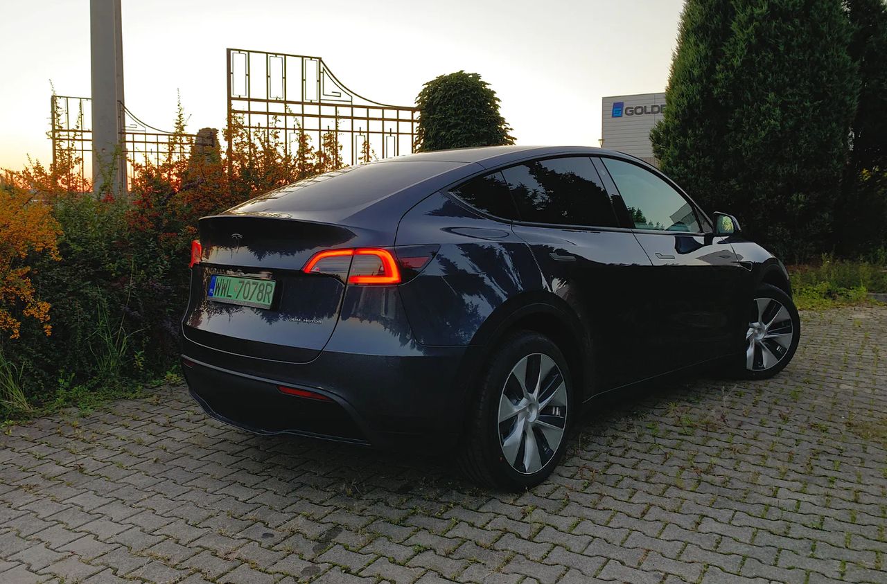 Tesla Model Y w 2023 roku była numerem 1 w Europie. 