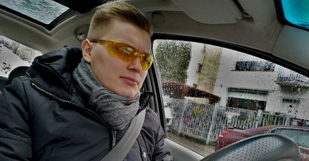 Test żółtych okularów. Czy pomagają lepiej widzieć o zmierzchu?