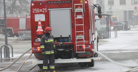 Warszawa. Pożar mieszkania w Wilanowie. Ewakuowano 20 osób