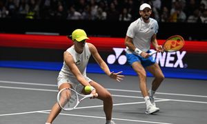 Świątek przegrywa miksta w Shenzhen. Europa bez szans