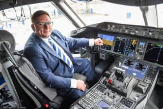 Tyle zarabia prezes LOT-u. Na informację o jego wynagrodzeniu i premiach trzeba było czekać ponad trzy lata