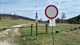 Warszawka odkryła Beskid Niski. Teraz tłumaczy mieszkańcom, że asfalt, internet i rozwój psują klimat regionu