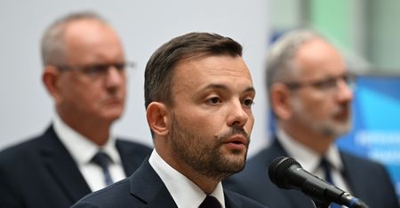 Dostał 140 tys. zł nagród. Tak zarabiał pupil Morawieckiego