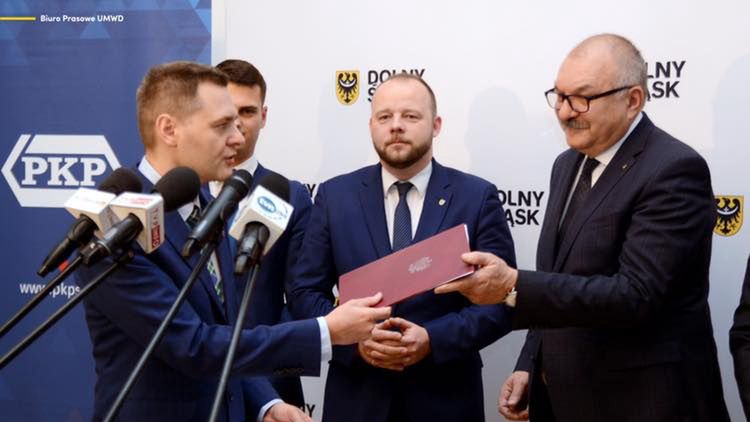 Wrocław. Tymoteusz Myrda wyrzucony z Bezpartyjnych Samorządowców. Iskrzy w formacji rządzącej Dolnym Śląskiem
