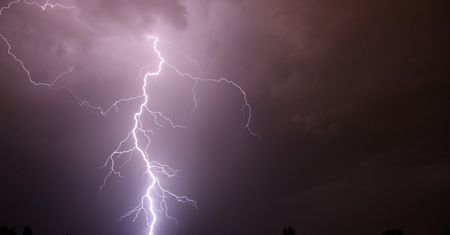 Sprawdź, gdzie jest burza, bo będzie niebezpiecznie. Zachowaj dużą ostrożność