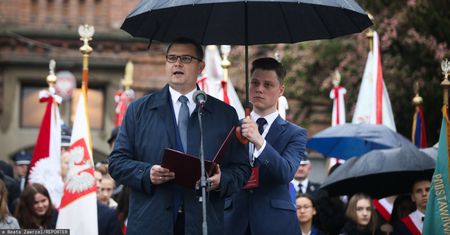 Zastępca Obajtka w Pcimiu z posadą w Orlenie. To działacz PiS, były poseł i nauczyciel WF