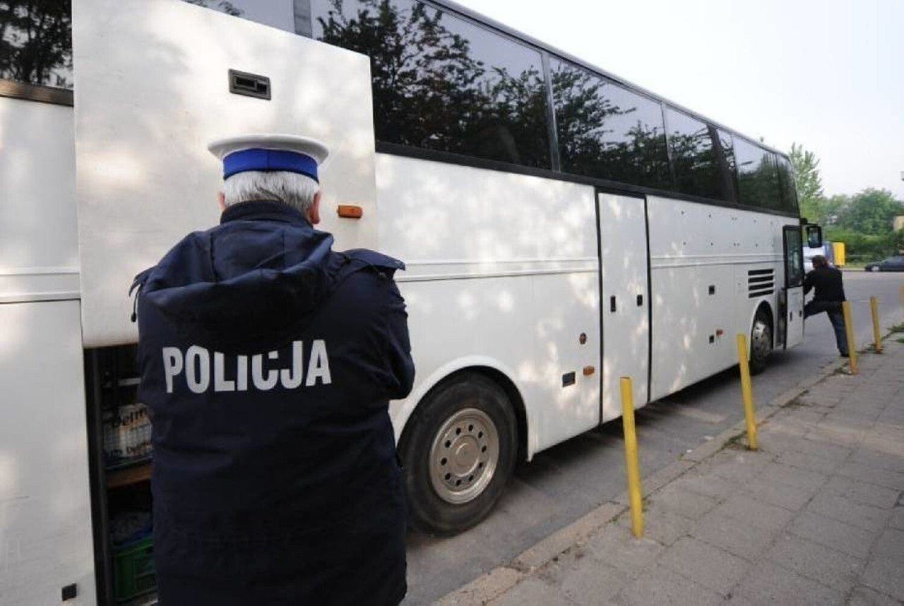 Autokary pod kontrolą. Dla bezpieczeństwa dzieci i naszego