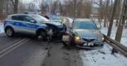 Studnica: Wypadek na drodze. Dwaj policjanci ranni
