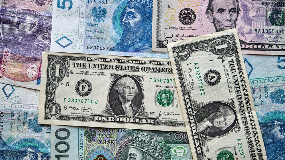Kurs dolara wzrósł o ponad 10 groszy w ciągu dnia 