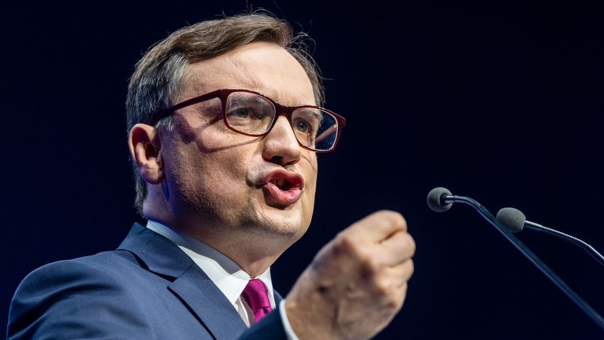 Zbigniew Ziobro ma stawić się przed komisją śledczą.